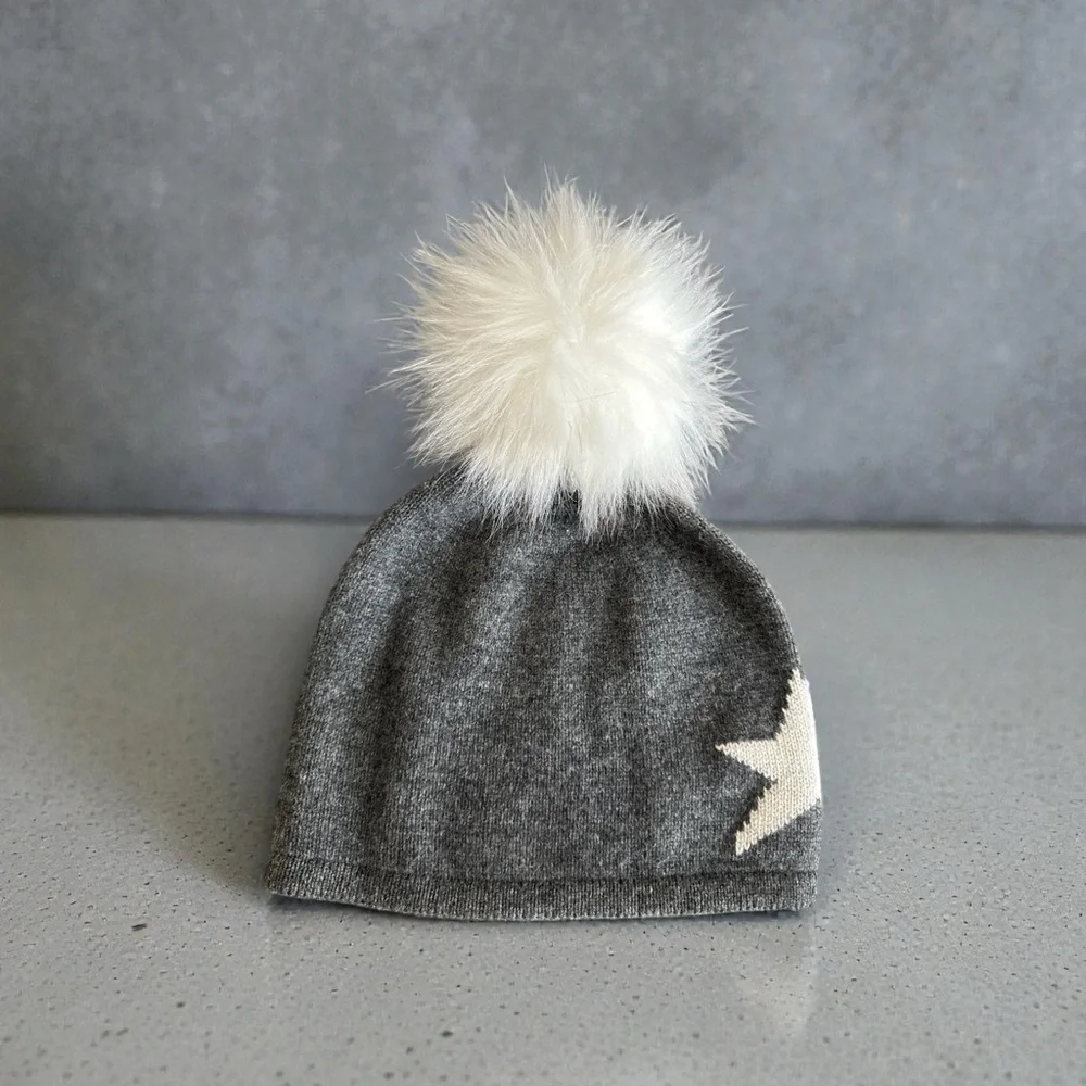 Hannah‎ Rose 100% Cashmere Beanie Graphite Off-White Star Fur Pom New No Tag